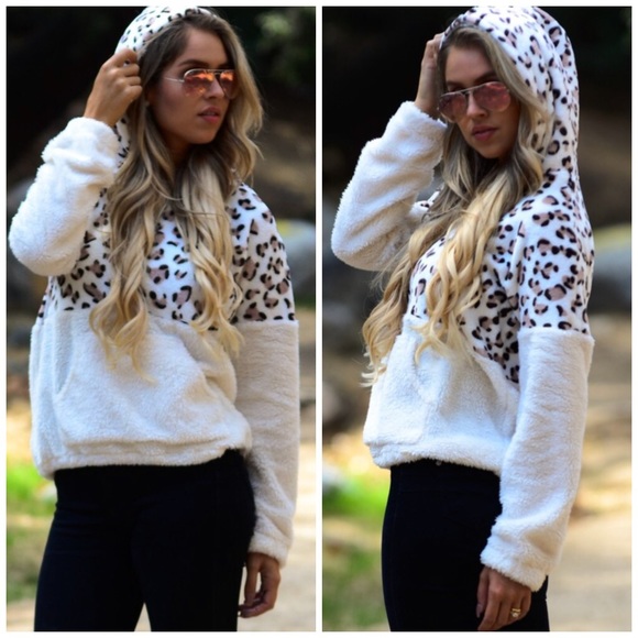 Kaelyn Leopard Print Sherpa Fleece Hoodie - Picture 2 of 3